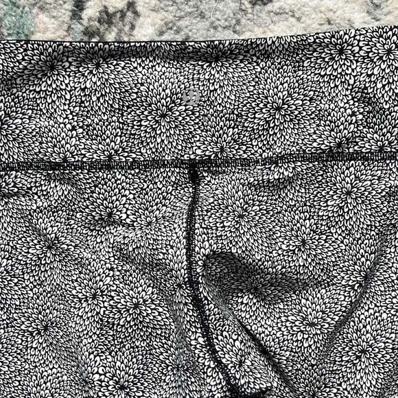 Lululemon Wunder Under Leggings - Picture 8 of 13